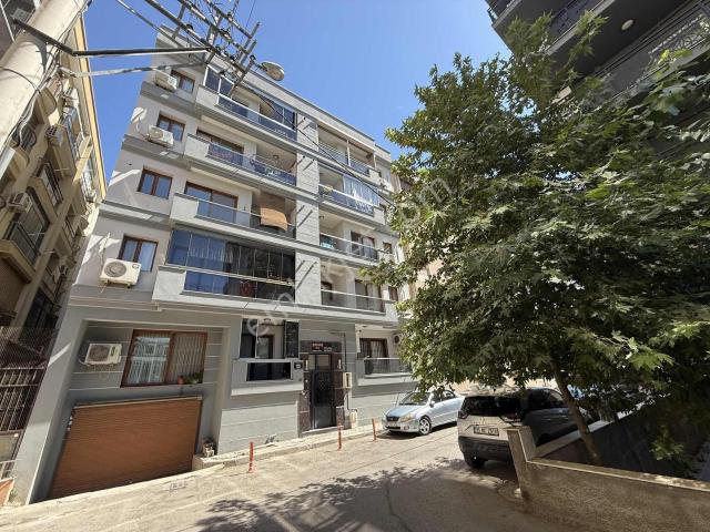 Şemikler İzban Yanı Kiralık 2+1 / Kapalı Mutfak