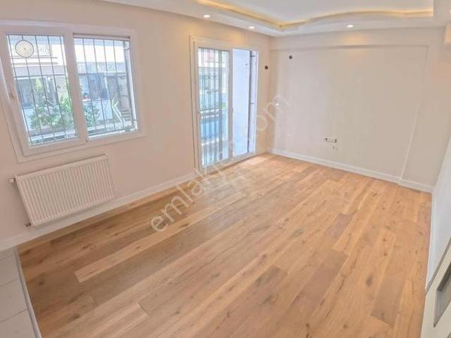 Şemikler'de 3+1 | 11 Yıllık | Ebeveyn Banyolu |105 M2 | Kiralık