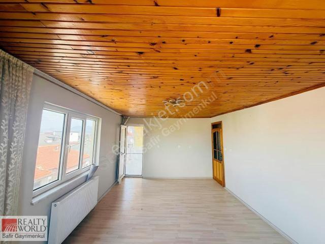 Şemikler'de Kiralık 3+1 Daire: 110 M2 Net, Çift Balkonlu
