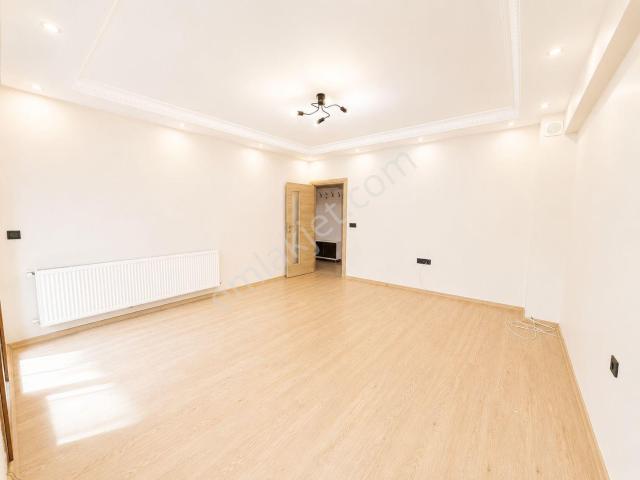 Şemikler'de İzban Yakını, Kapalı Mutfaklı, 2+1 Kiralık Daire