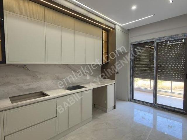 Şemiklerde Panjurlu | Ön Cephe | Ara Kat | 3+1 150 M²