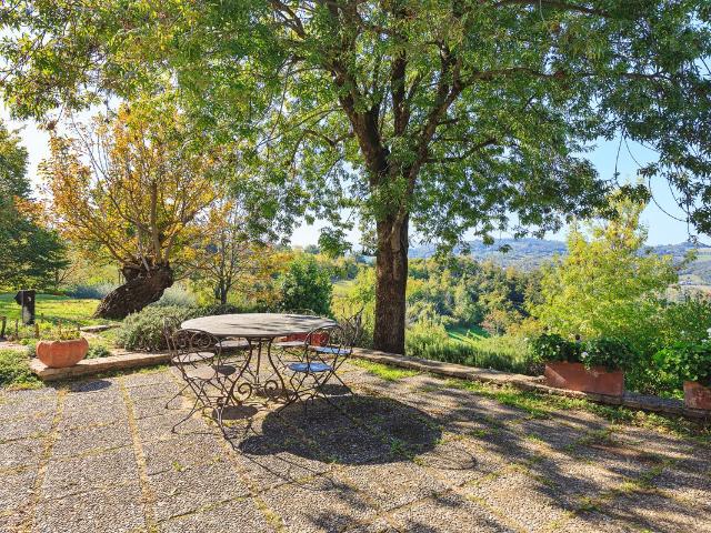 Emilia Romagna Casale in pietra + 6 ettari di terreno vist. 380m² Gropparello