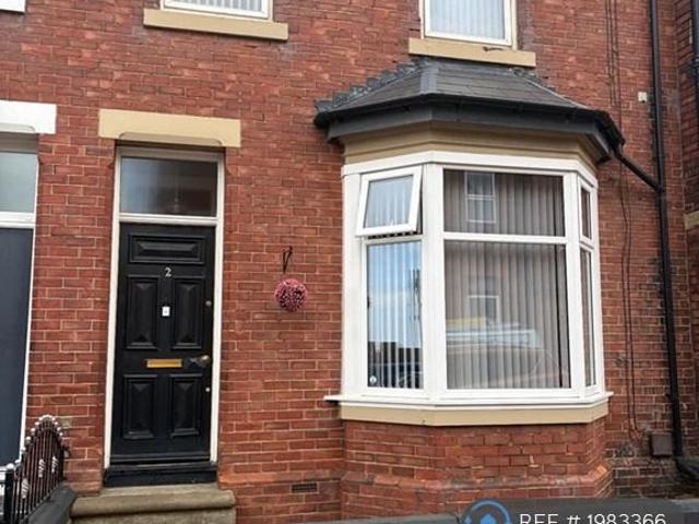 Emily St East, Seaham, SR7 3 bed terraced house to rent £750 pcm £173 pw