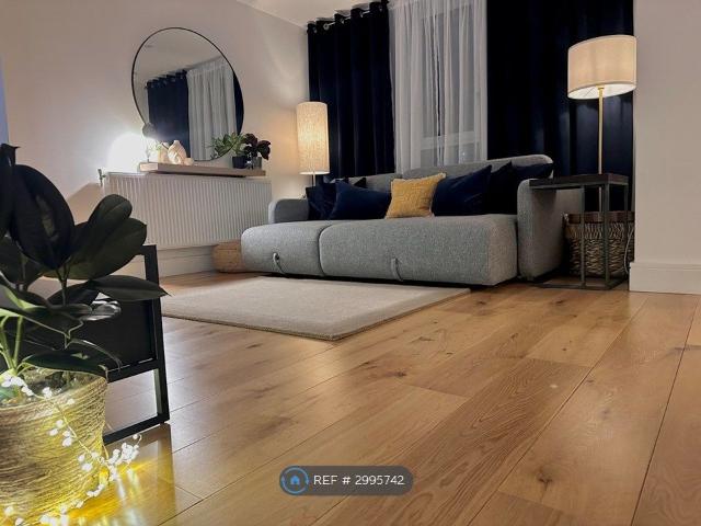 Emily St, London E16, 1 bed flat to rent, £2,000 pcm | PrimeLocation