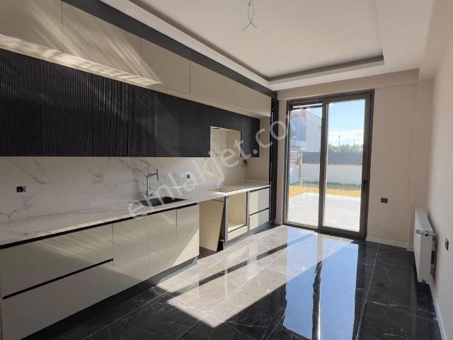 Emin Emlak Bor Fatih Mah Ultra Lüks 4+1 220 M2 Villa