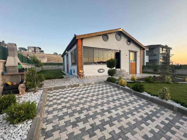 Emin Emlak Niğde Eski Gümüşler Full+full 3+1 120m2 Eşyalı Yazlık