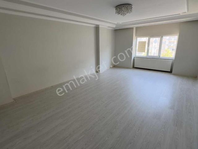 Emin Emlaktan Bor Adliyesi Yakını 170m² Masrafsız Geniş 3+1