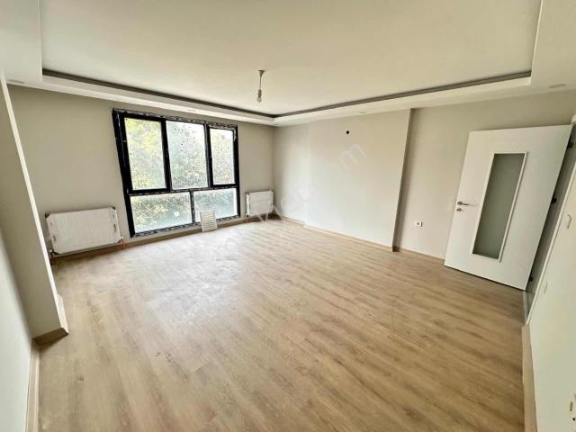 Emin Gayrimenkulden Mahmutbey Metro Dibi Site İçi 3+1 Daire