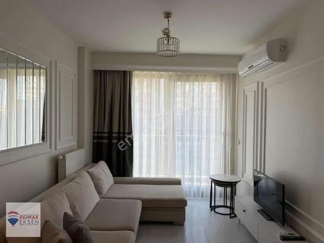 Emine Göktürk,den İnistanbul,da Eşyalı Balkonlu 2+1 Kiralık