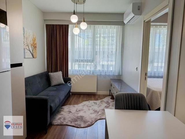 Emine Göktürk,den İnistanbul,da Kısa Katlı Full Eşyalı 1+1