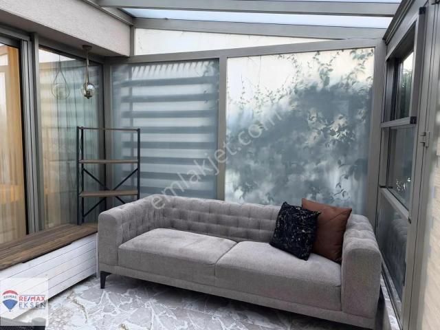 Emine Göktürk,den İnistanbul,da Kapalı Kış Bahçeli Kiralık 1+1