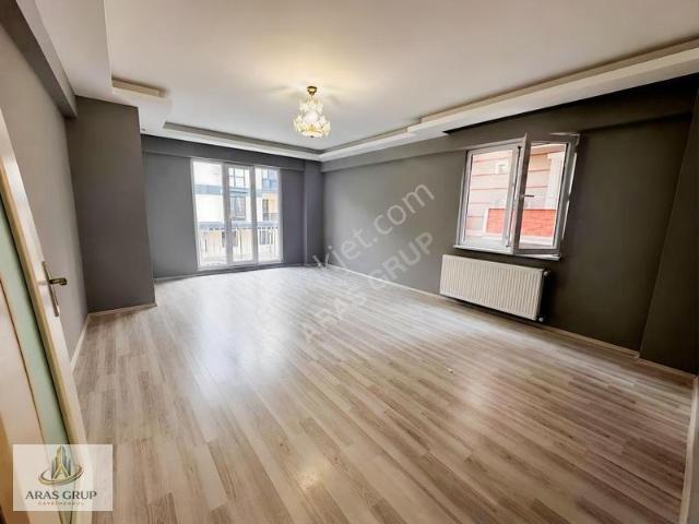 Eminevime Uygun Site İçi 3+1 Satılık Daire