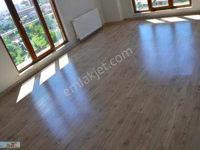 Emiray Dan Boş Oturuma Hazır Manzaralı Duleks Daire 5+1