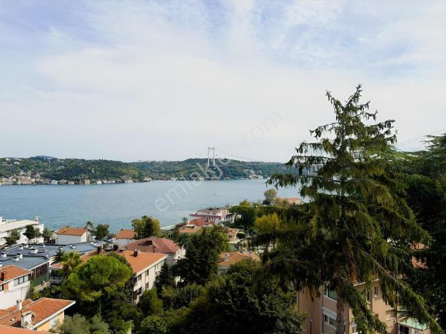 Emirgan'da Boğaz Manzaralı Köşkün Satılık Bahçe Katı Dairesi