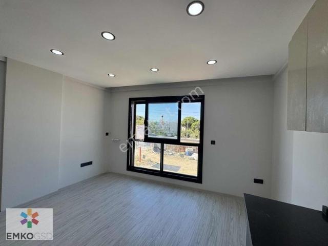 Emkogsd'den Deniz Manzaralı Denize 200 Sıfır Daire