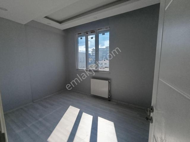 Emlak 72 'den Bahçelievler'de Satılık 2+1 Kiralık Daire