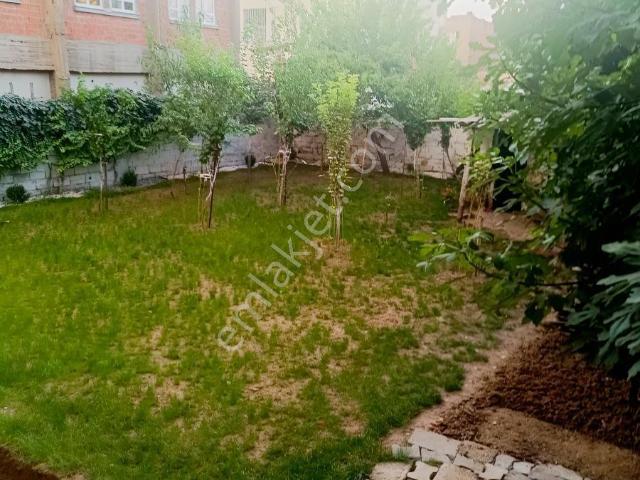 Emlak 72 'den Sigorta Hastanesi Karşısı Kiralık 3+1 Daire