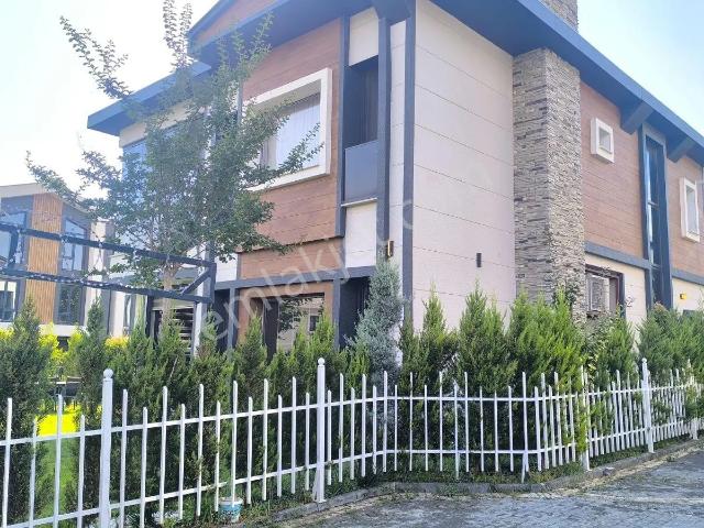 Emlak 72' Den Tilmerç' De Perla Konutlarında Satılık Villa
