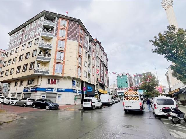 Emlak 72'den Yenibosna'da 140 M2 Teraslı 2+1 Satılık Daire