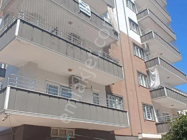Emlak 72den Gapta Kafeler Sokağında Kiralık 2.5+1 Daire