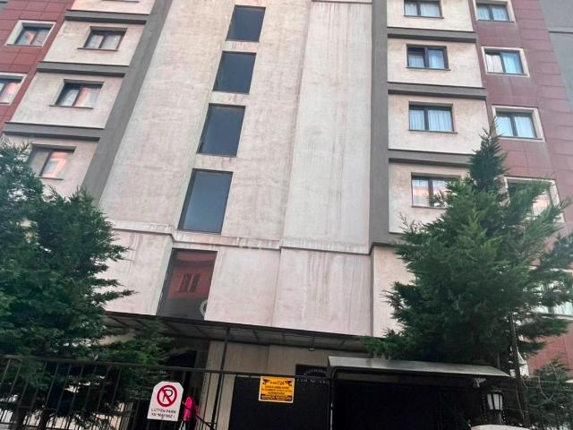 Emlak 72'den İstanbul Küçükçekmece'de Satılık 2+1 Daire