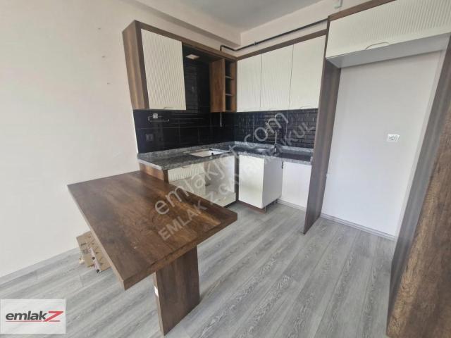 Emlak Z' Den 乂 Havuzlu Site İçi 乂 1+1 Kiralk Lüks Daire