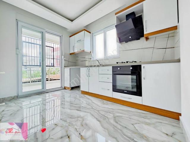 Emlak Aşkı Güvencesiyle Cadde Üzeri Kiralık