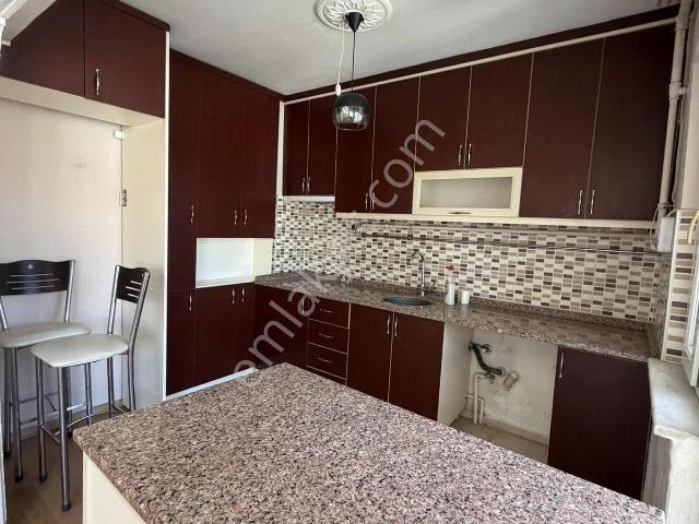 Emlak Center'dan Kiralık Peker Mah Geniş 2+1 Açık Mutfaklı Daire