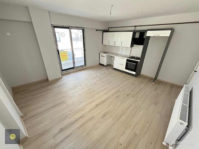 EMLAK CENTER'DAN MURADİYE MAH SATILIK 1+1 DAİRE