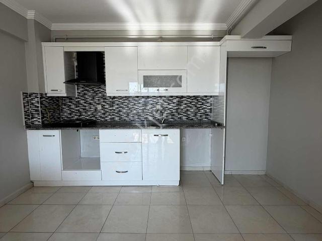 Emlak Center'dan Muradiye'de Kiralık 2+1 Açık Mutfaklı Arakat
