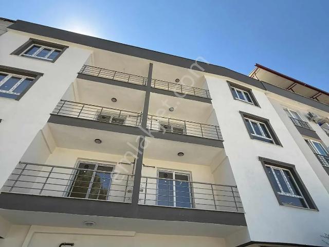 Emlak Center'dan Satılık Muradiye 2+1 Kapalı Mutfak Sıfır Daire