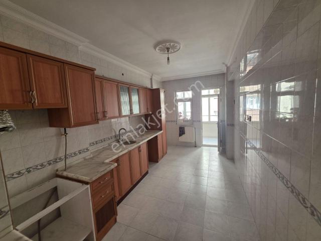 Emlak Dünyası Gym Çaykara Cad.şehir Merkezinde Kiralık 3+1 Daire
