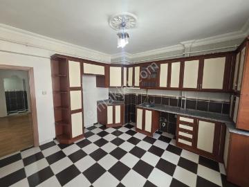 Emlak Dünyası Gym Den Yoncalık Civarında 3+1 Kiralık Daire