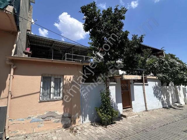 Emlak Evi'nden Merkezi Konumlu Satılık Müstakil Ev