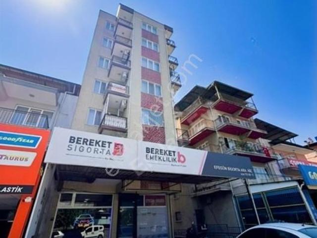 Emlak Evi'nden Cadde Üzeri Satılık 3+1 Kombili Asansörlü Daire