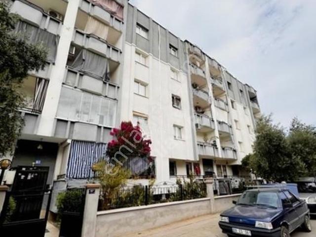 Emlak Evi'nden Fatih Mahallesinde Cadde Üzeri Kombili Daire