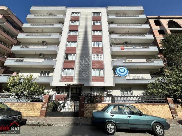 Emlak Evi'nden Girne'de Kombili Mükemmel Konum Satılık 3+1 Daire