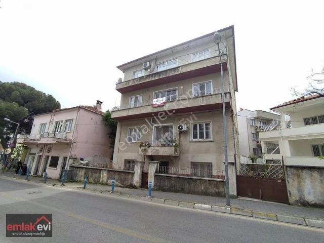 Emlak Evi'nden Valilik Karşısında 3+1 Kiralık Daire 150m²