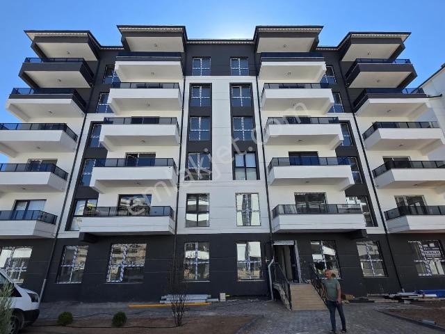 Emlak Fix'ten Yatırım Fırsatı Üniversitede 1+1 Satılık Ara Kat