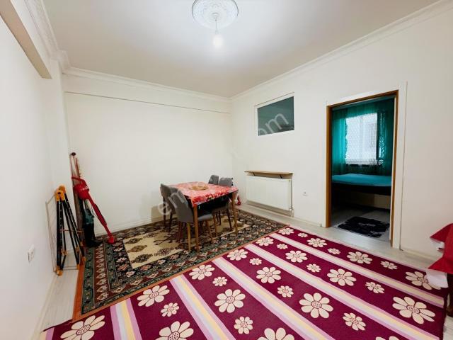 Emlak Kılavuzun'dan Satılık 2+1 Eşyalı Hazır Kiracılı Daire