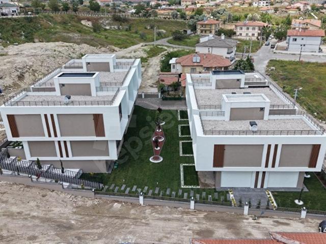 EMLAK KOMBİN*LÜKSÜN YENİ ADRESİ LOCA AVANOSTA SATILIK 2+1