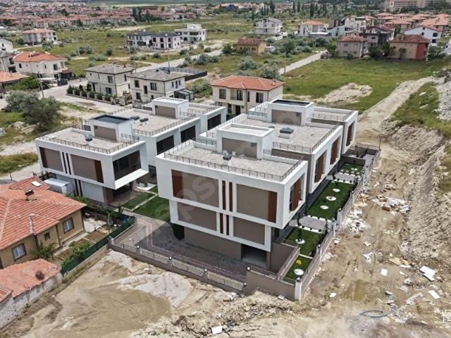 EMLAK KOMBİN*LÜKSÜN YENİ ADRESİ LOCA AVANOSTA SATILIK 2+1