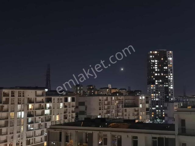 Emlak Konut Başakşehir Evlerinde Satılık Kısa Katlılarda Boş