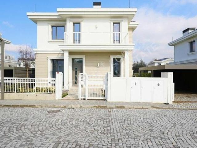 Emlak Konut Çınarköy Evleri Üst Parsel Kiralık D Tipi Villa