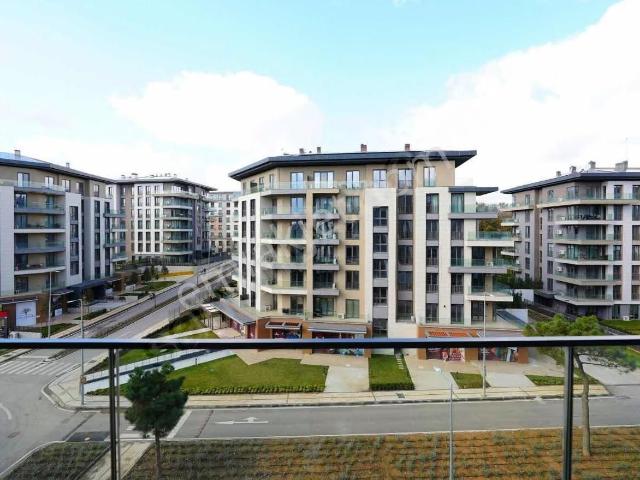 Emlak Konut Çınarköy Evleri'nde 1+1 80 M² | Geniş Plan | Peyzaj