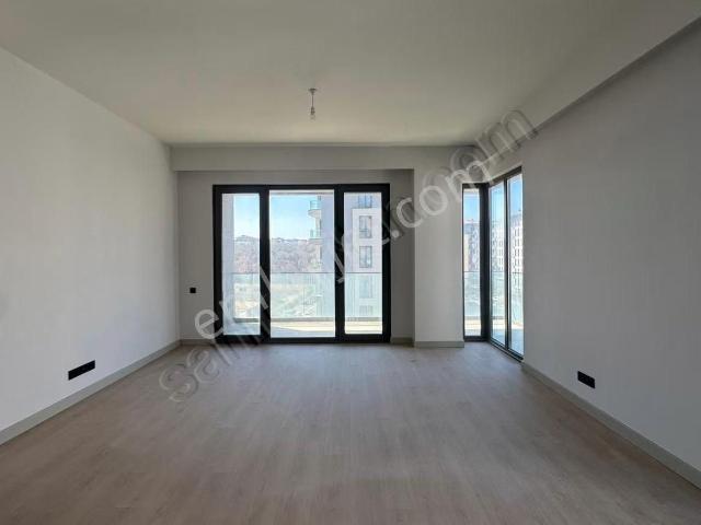 Emlak Konut Çınarköy Evleri'nde 3+1 Kiralık Daire / Büyük Tip