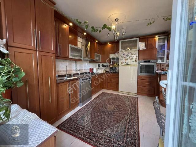 Emlak Kon Mevki Site İçi 4+1 Arakat Gcephe İçi Yapılı 3 Balkon