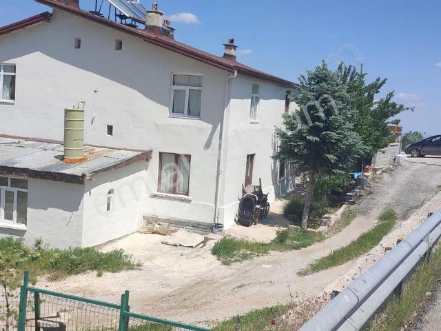 Emlak Odamdan Sızmada Cadde Üzeri İki Katlı Müstakil Bahçeli Ev