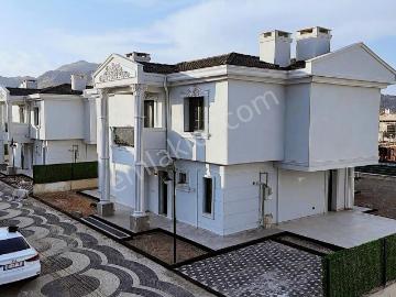 Emlak Ofisimden Altınoluk Şehzade Villalarında 5+1 Lüks Villa