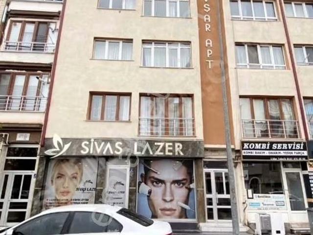 Emlak Plus ' Tan Merkez Ticaret Lisesi Karşısın Da Kiralık Daire
